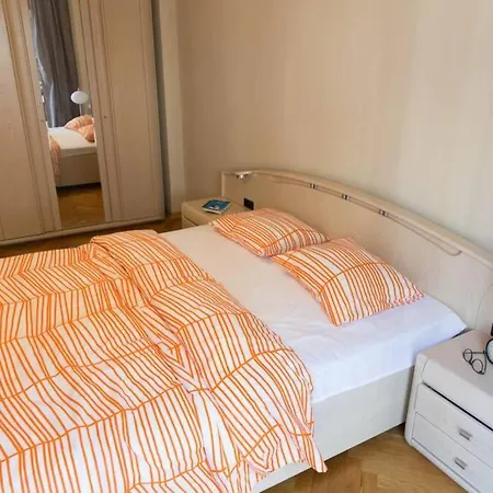 Brand New Flat Close To Everywhere דירה